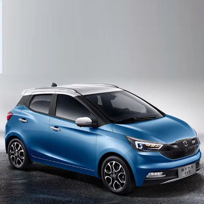 Harga yang bagus 2023 Energi JMC EV3 Mobil Listrik Sedan Putih / Biru Max Daya 36KW Kecepatan cepat 100km / jam Ideal untuk mengemudi di kota on line