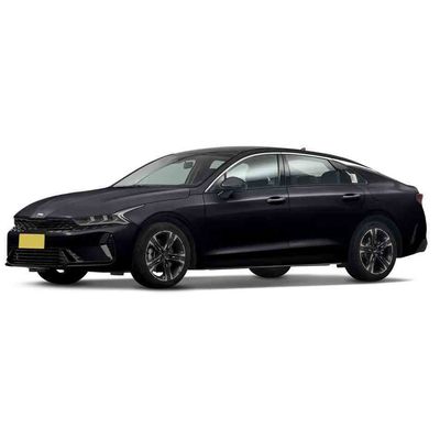 Harga yang bagus 5 kursi 4 pintu mobil Hot Sale KIA K5 Sedan ruang besar dibuat di Cina 1.5T/2.0T Mobil bekas Dewasa Kendaraan 4 Roda on line